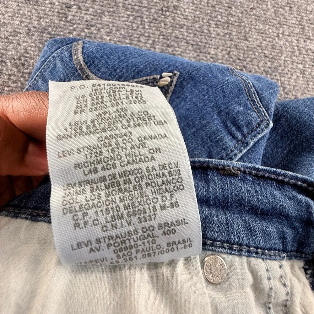 Levis Womens Denim Bermuda Shorts Dark Wash Stretch Size 12 Mid Rise Classic